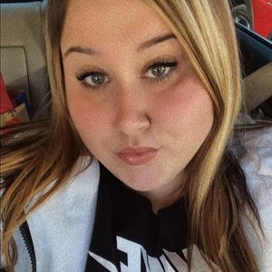 Meet your Posher, Alyssa